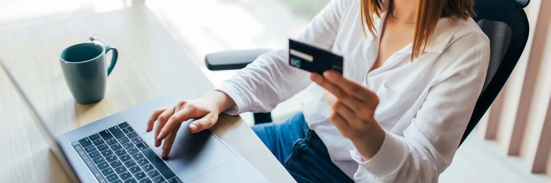 <h1><strong>E</strong>-kereskedelem</h1>

<h2>Ismerje meg E-kereskedelmi szolgáltatásainkat!</h2>
